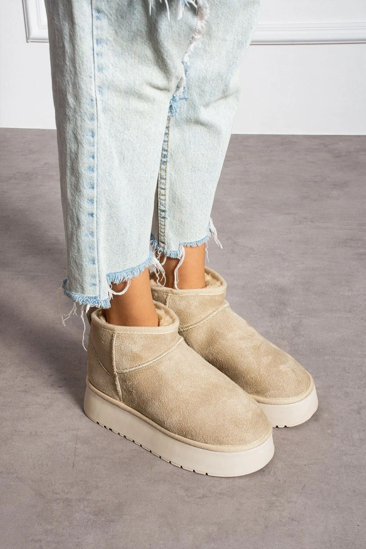 SEVER AYAKKABI KADIN YARIM BİLEK MİNİ YÜNLÜ SÜET KURU GÜN KALIN TABAN BOT